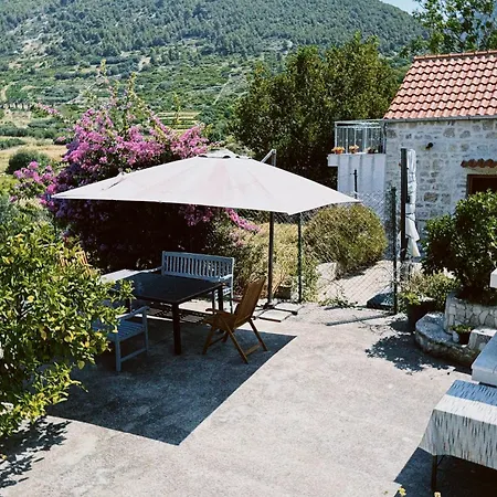 וילה Ines Komiža