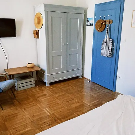 Ines Villa Komiža